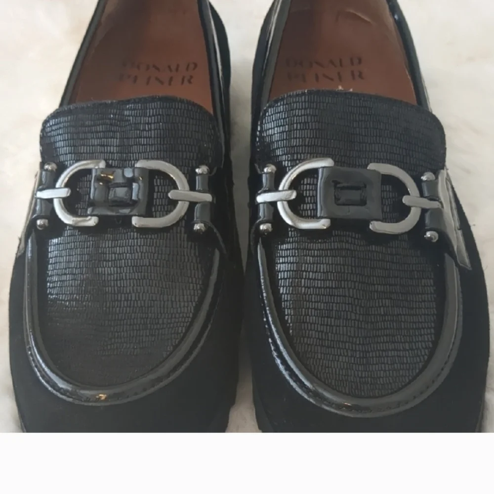 Donald J. Pliner Clio Black Leather Lizard Embossed Lug Sole Loafers NWOT